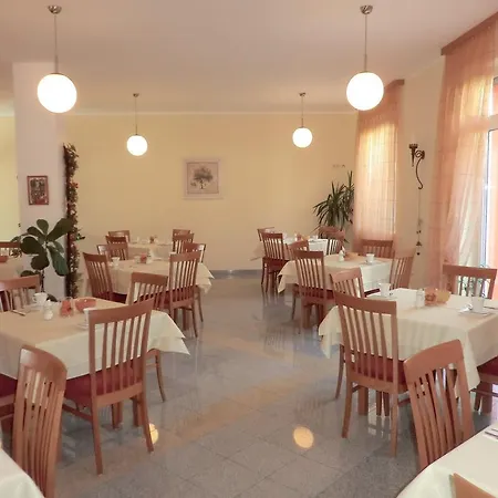 Hotel Zum Römer 3*