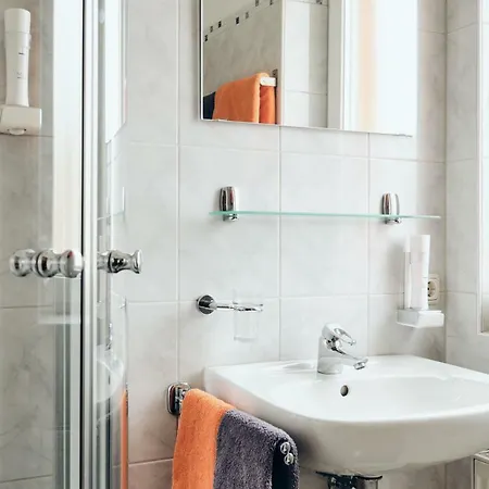 罗马人膳食酒店 恩斯